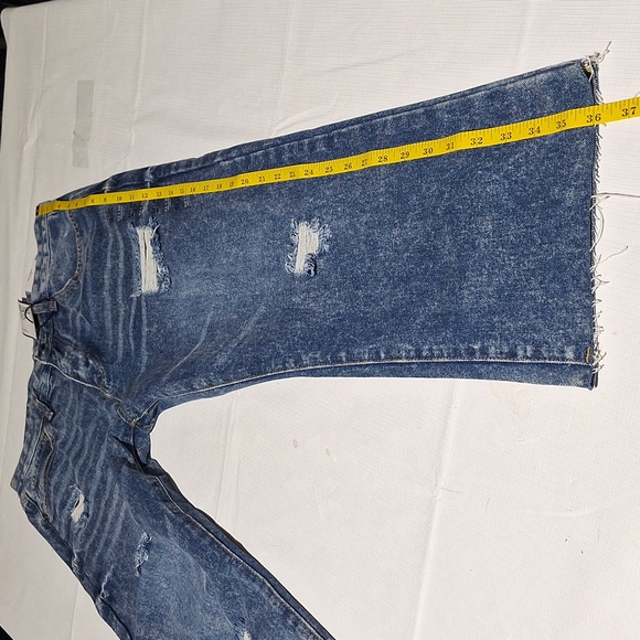 Rue21 Premium Relaxed Crop Distressed Raw Hem 32X26 NWT - Picture 15 of 16